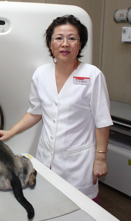 台南市中美獸醫院院長朱碧娥執業已35年。 蕭士塔/攝