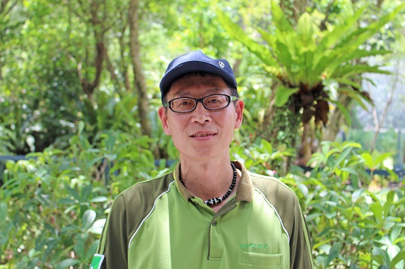 陳朝輝在台北市立動物園已工作24年，負責台灣動物區的動物。　李娉婷/攝